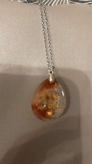 collier en résine