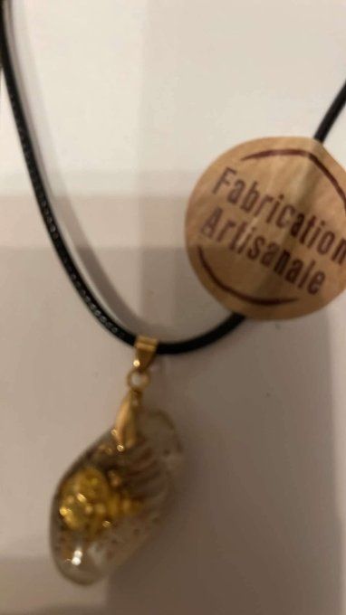 Collier en résine