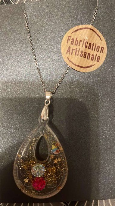 collier en résine