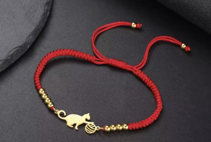 Bracelet rouge pelotte