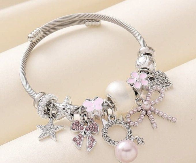Bracelet breloques chat perle rose 